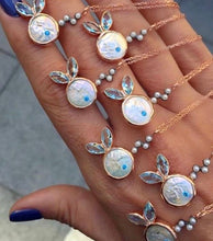 Load image into Gallery viewer, Gift Of the Sea - Necklace