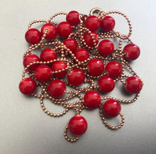 Load image into Gallery viewer, 100 cm long chain with Coral beads