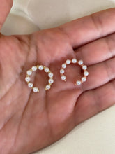 Load image into Gallery viewer, Cartilage earrings with pearls and crown - Earring