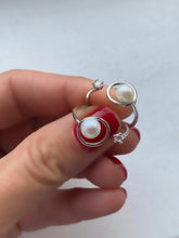 Load image into Gallery viewer, Pearl Ring with single clear zircon - Adjustable