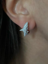 Laden Sie das Bild in den Galerie-Viewer, Shark earrings