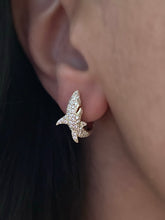 Laden Sie das Bild in den Galerie-Viewer, Shark earrings