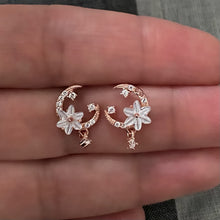 Load image into Gallery viewer, Crescend with flowers -  earring
