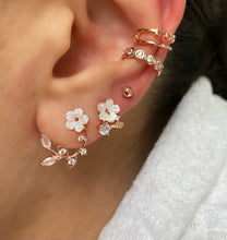 Load image into Gallery viewer, Crescend with flowers -  earring