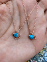 Load image into Gallery viewer, Little Fish with pearl -  Necklace