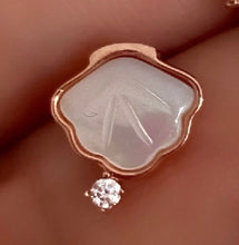 Load image into Gallery viewer, Sea Shell stud with mother of pearl