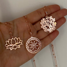 Load image into Gallery viewer, Necklaces with large pendants