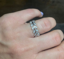 Load image into Gallery viewer, Leaves with zircon stones- Ring