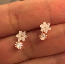 Load image into Gallery viewer, Studs with Spring flowers