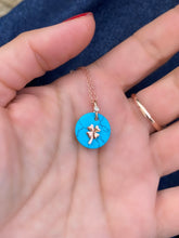 Load image into Gallery viewer, Necklace with Clover on turquoise