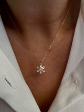 Load image into Gallery viewer, Pretty flower Necklaces with colourful stones