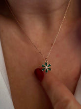 Load image into Gallery viewer, Pretty flower Necklaces with colourful stones