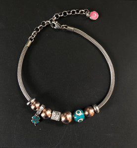 BRACELET WITH CHUNKY CHARMS