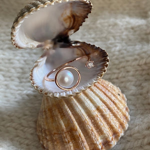 Pearl Ring with single clear zircon - Adjustable
