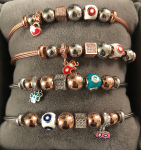 BRACELET WITH CHUNKY CHARMS