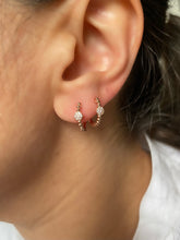 Cargar imagen en el visor de la galería, Small Hoops with clear zircon stones  - Earrings