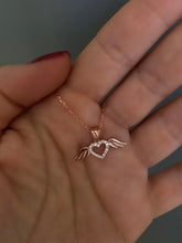 Carregar imagem no visualizador da galeria, Heart With Angel wings Necklace