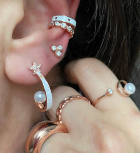 Hook with pearl earrings