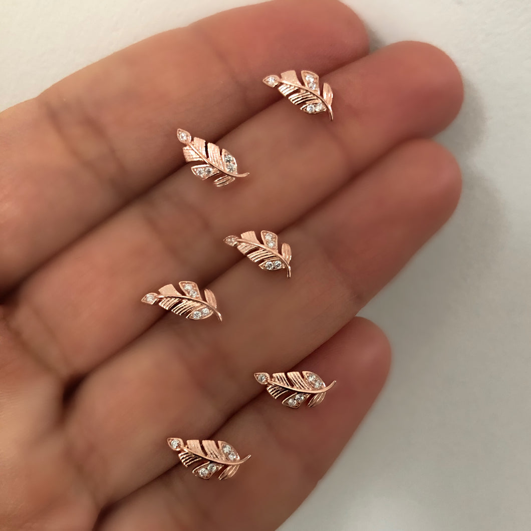 leaves with clear zircon - Studs