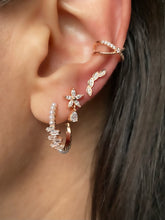 Load image into Gallery viewer, Earrings with Pave set pearls