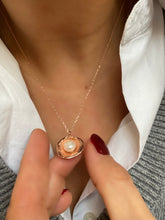 Load image into Gallery viewer, Seashell and pearl necklace