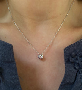 Classic Necklace with single stone - Clear