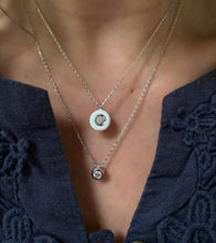 Cargar imagen en el visor de la galería, Classic Necklace with single stone - Clear