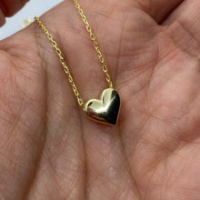 Laden Sie das Bild in den Galerie-Viewer, Heart Shaped necklace without stones