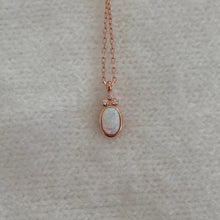 Load image into Gallery viewer, Opal necklaces