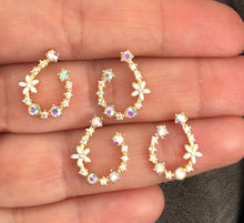 Cargar imagen en el visor de la galería, Spring earrings with pink and Blue stones -U shaped