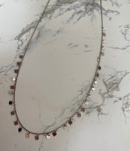 Cargar imagen en el visor de la galería, Scaly Chain necklaces