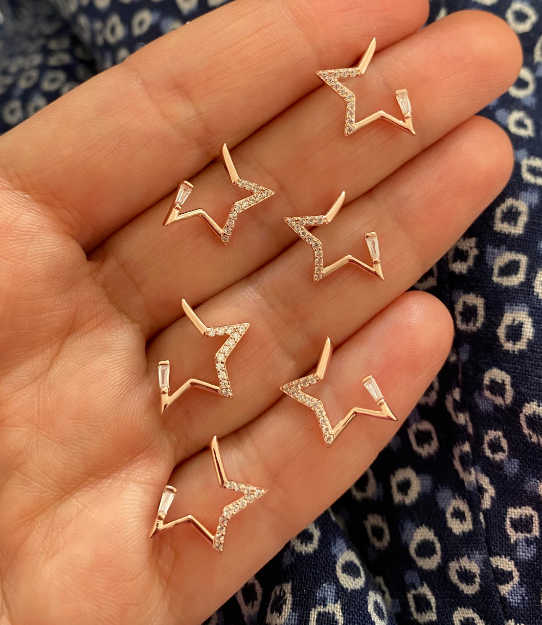 Star shaped stud with zircon stones