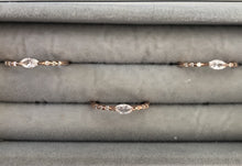Carregar imagem no visualizador da galeria, Thin Rings with clear zircon stones - Sparkle Collection