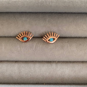 Eye studs with turquoise