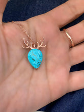 Cargar imagen en el visor de la galería, Turquoise Deer Necklace